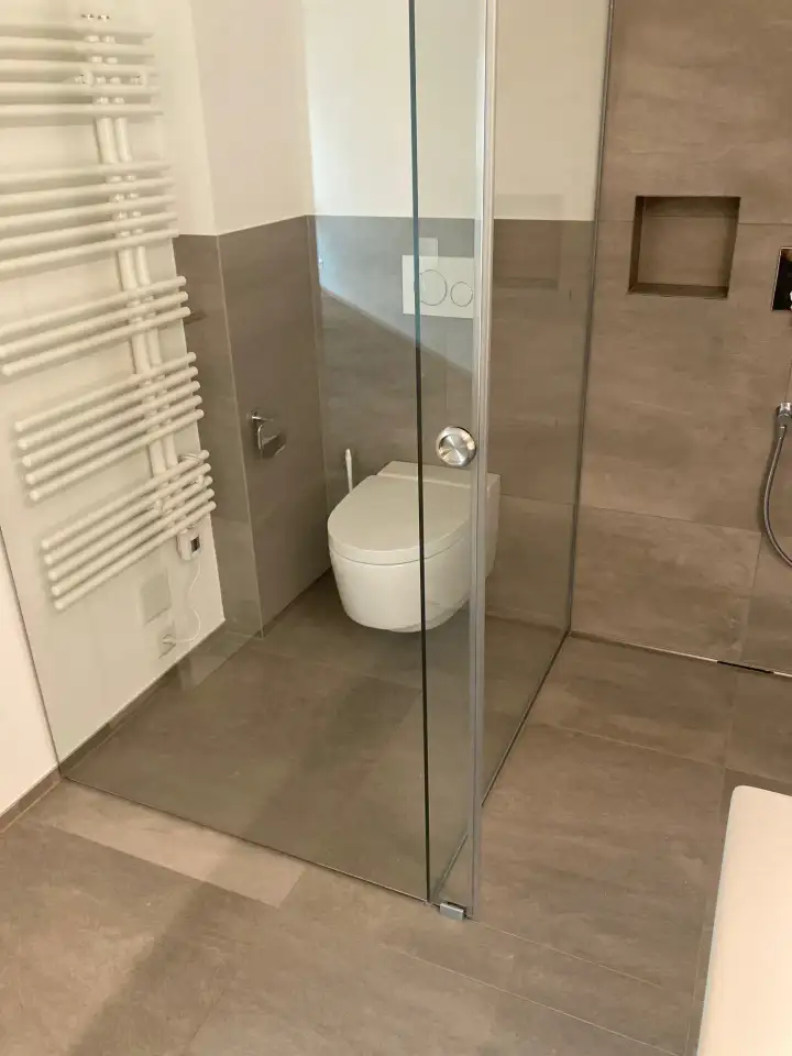 Glasdusche MFH Schönberg in Gunten – Foto 2
